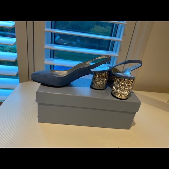 Prada heels,excellent condition ,barely worn ,size 8 - Picture 3 of 6